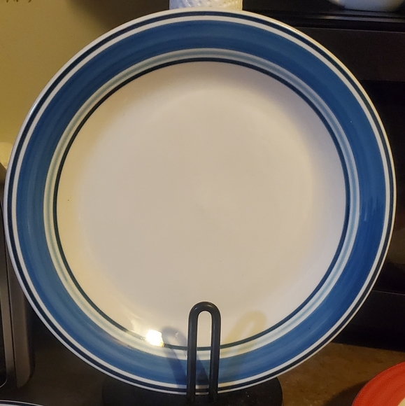 Plates - Picture 4 of 4